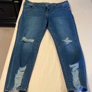 American Eagle Frayed Jeans